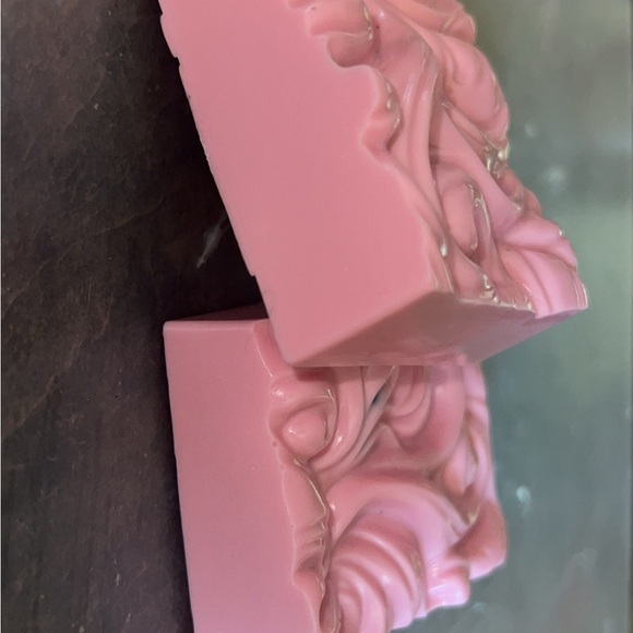 Luxurious Goat Milk Pink & Green Bath Soap - Picture 4 of 5